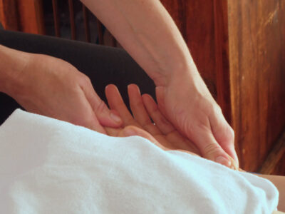 Hände und Finger Massage